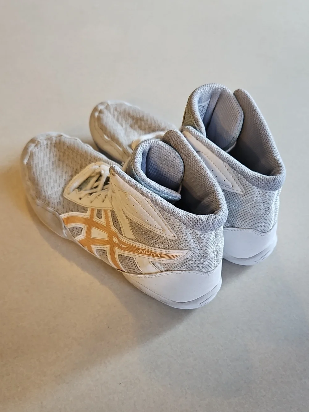 Asics pre owned